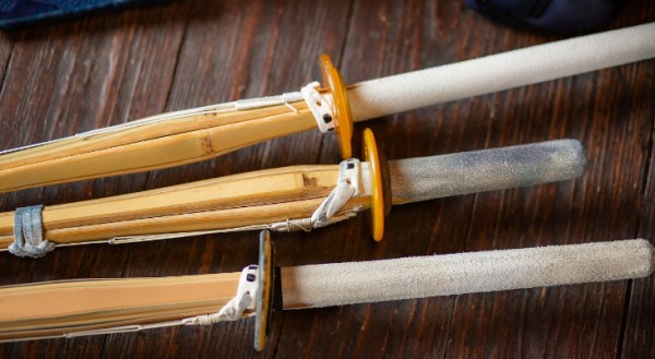竹刀の種類を徹底解説！材質・重心・柄についてそれぞれの違いを紹介サムネイル